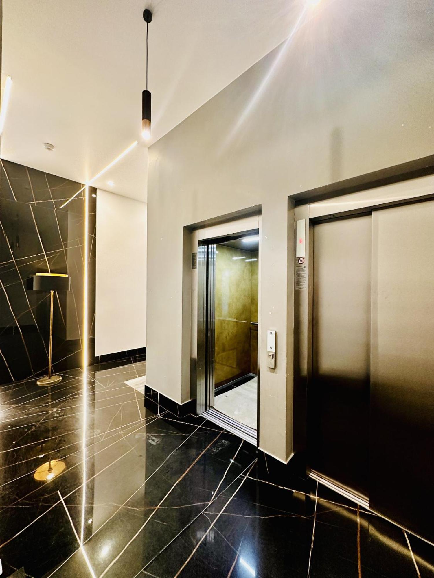 Sky Garden Panoramic View Apartment Bucharest Luaran gambar